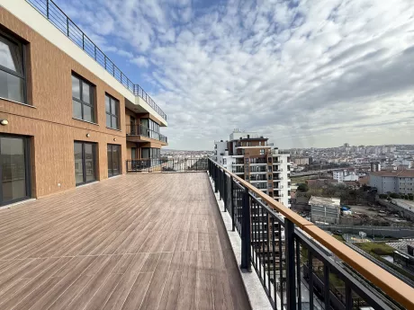 Çekmeköy’de 92 m² Dev Teraslı ve Panoramik Orman Manzaralı 3+1